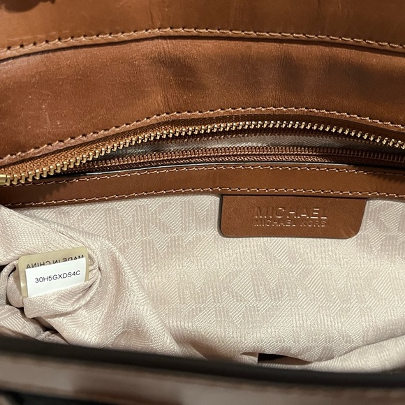 Authentic MICHAEL KORS Dillon Blue Denim Satchel VGC! - Picture 10 of 13